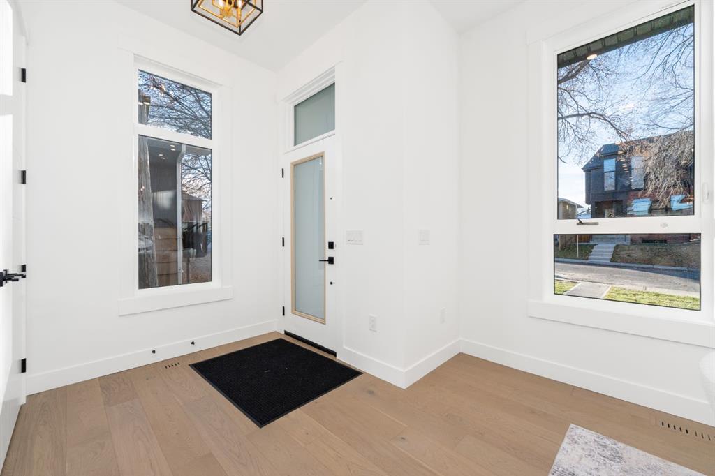 Additional image 2 of 1444 43 Street SW, Calgary, AB, T3C 2A2