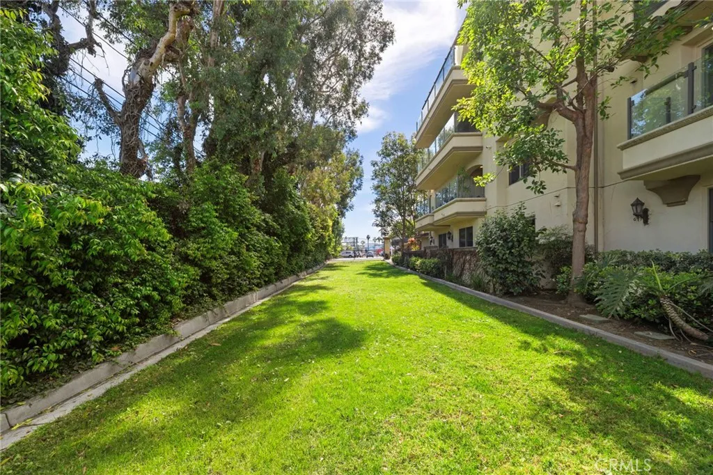 Additional image 90 of 401 Bernard Street Unit 211, Costa Mesa, CA 92627