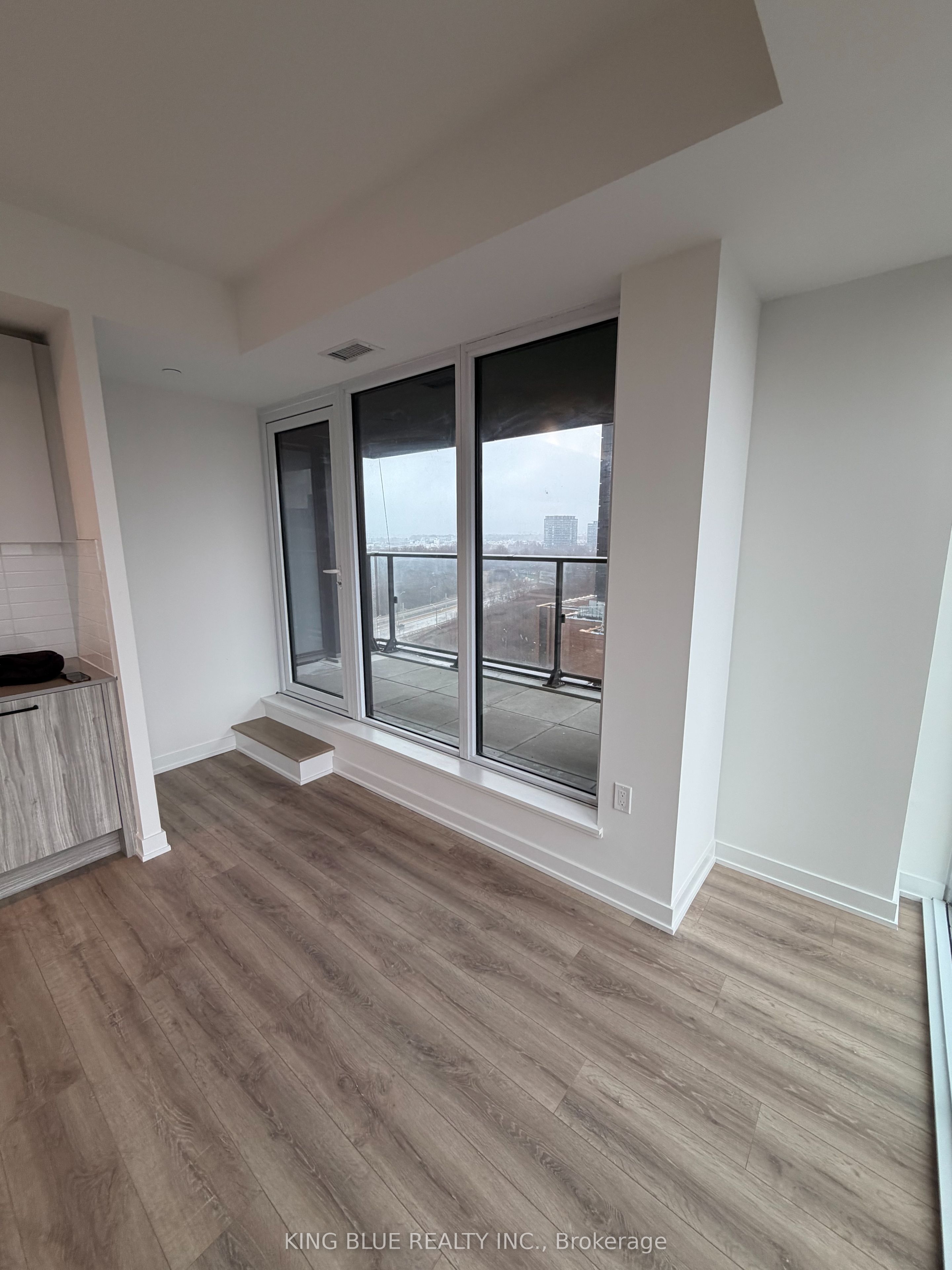 Additional image 4 of 803-5 Quarrington Lane, Toronto, ON, M3C 0S5