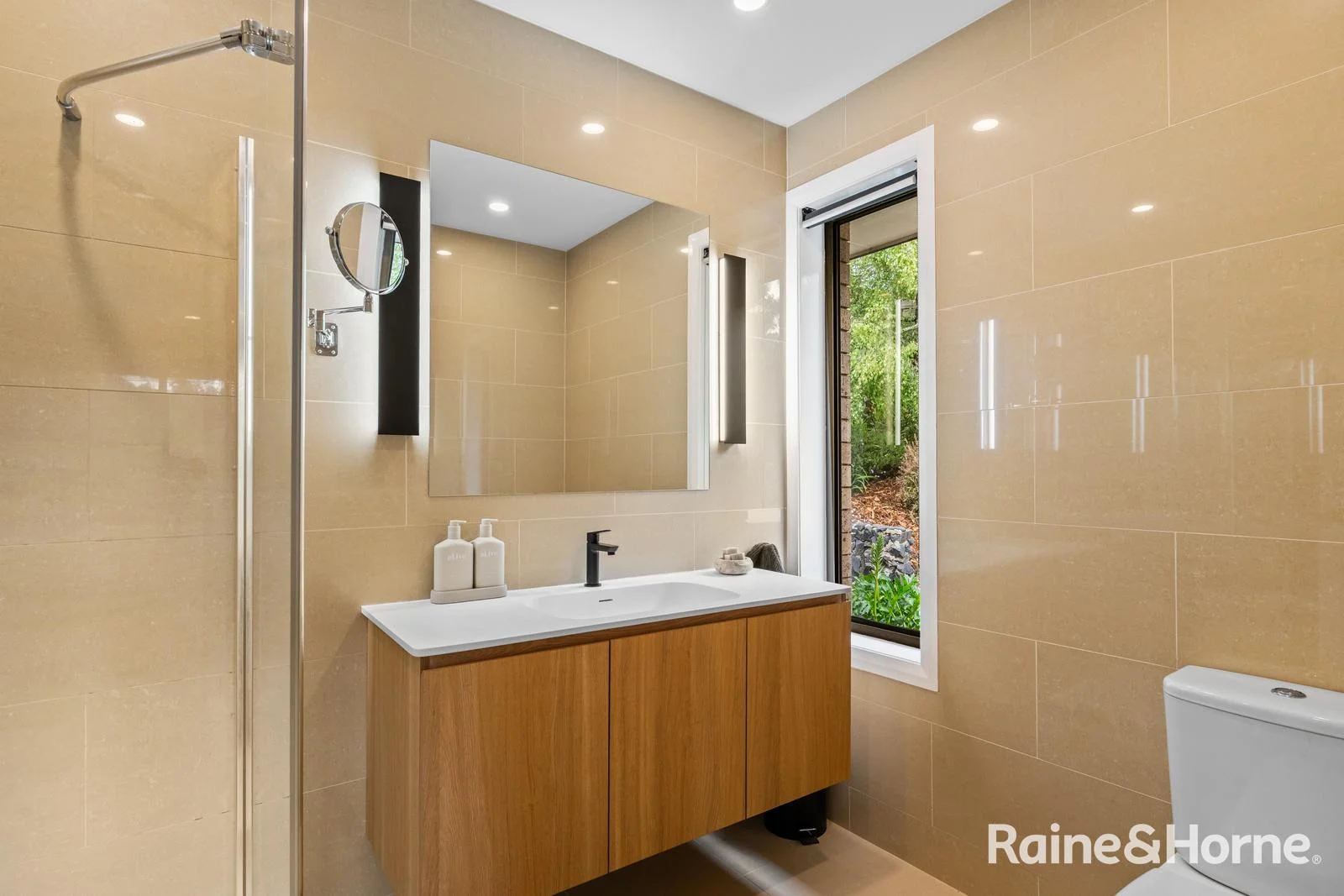 Additional image 12 of 133 Cades Drive, Kingston TAS 7050