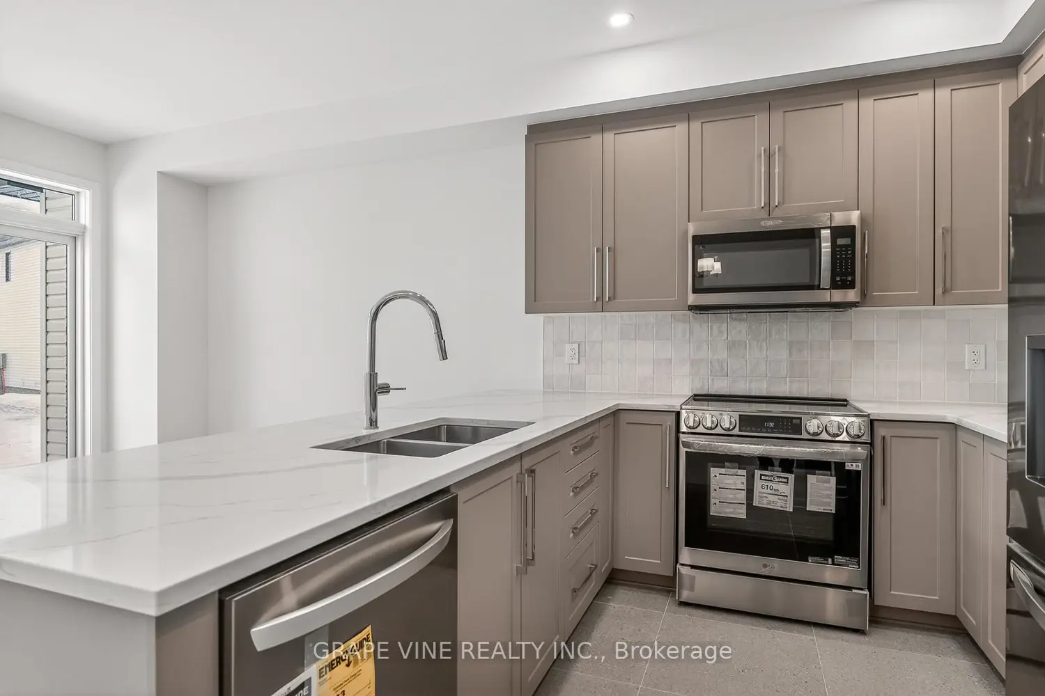 Additional image 10 of 503 Corretto Street