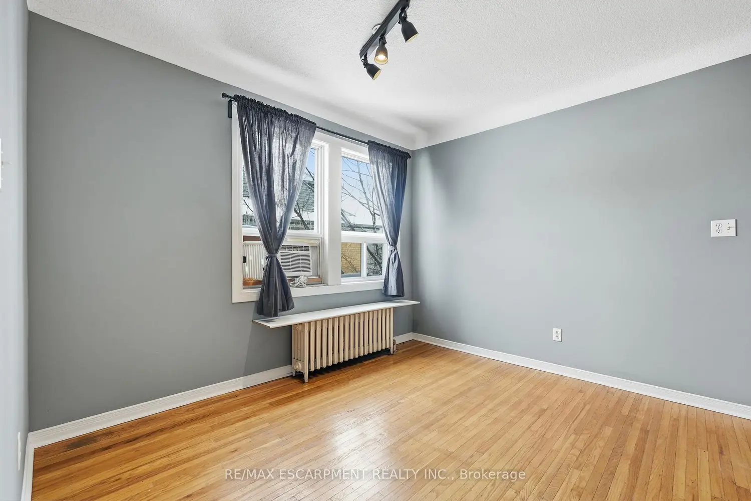 Additional image 8 of 97 Connaught Avenue 10