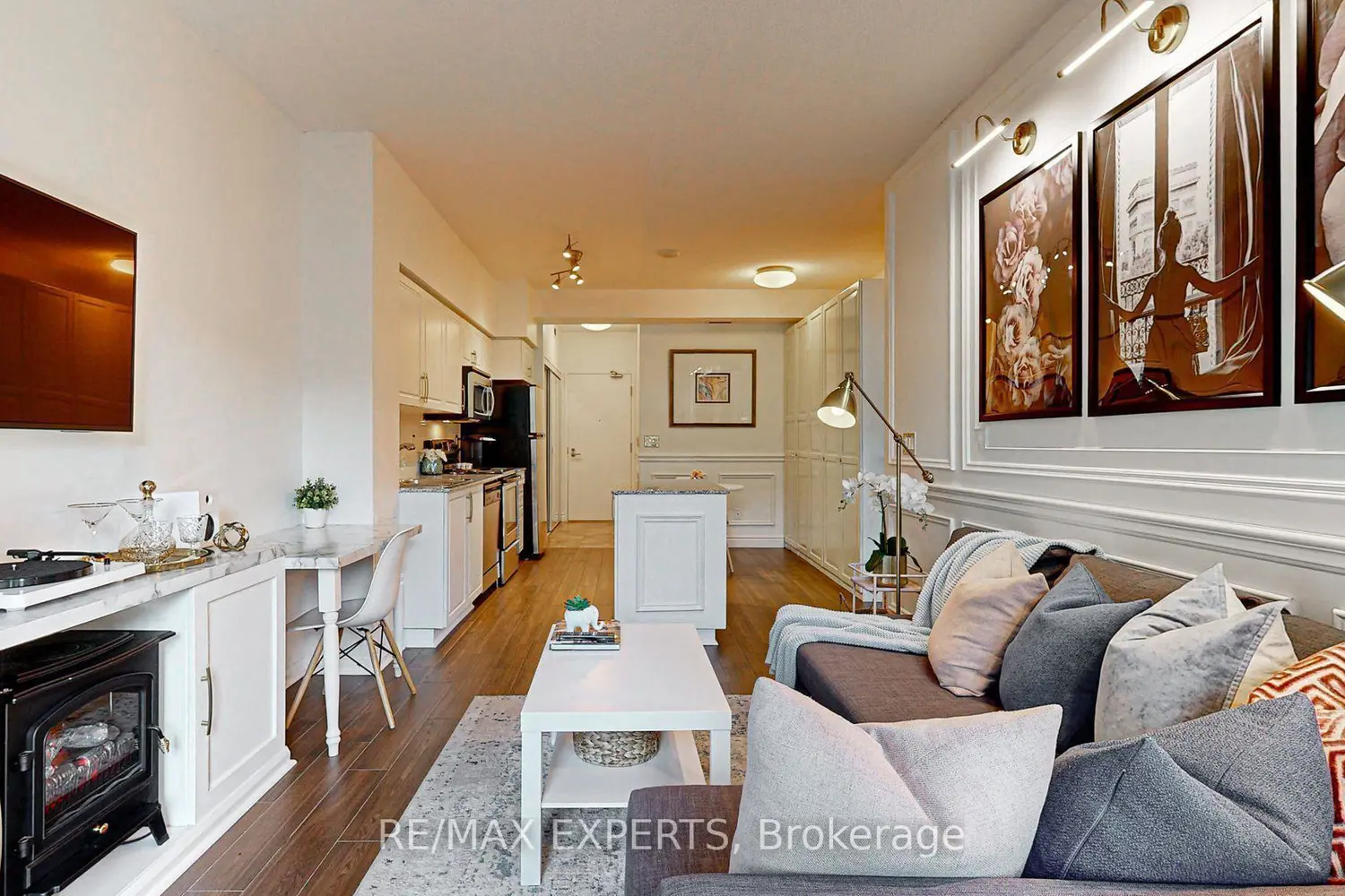Additional image 4 of 209 Fort York Boulevard 355