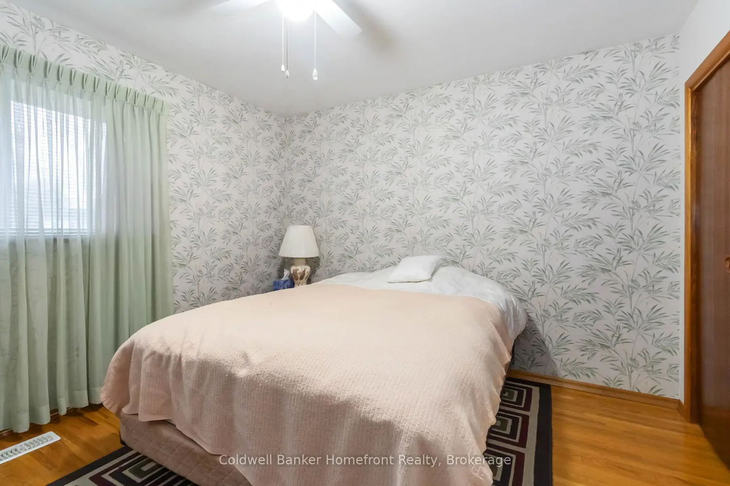 Additional image 12 of 16 Paris Road