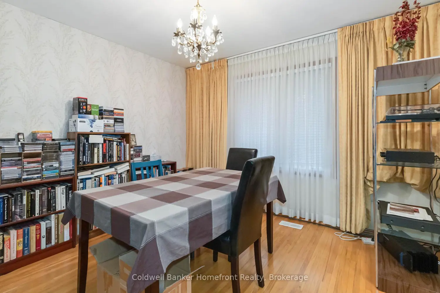 Additional image 5 of 16 Paris Road