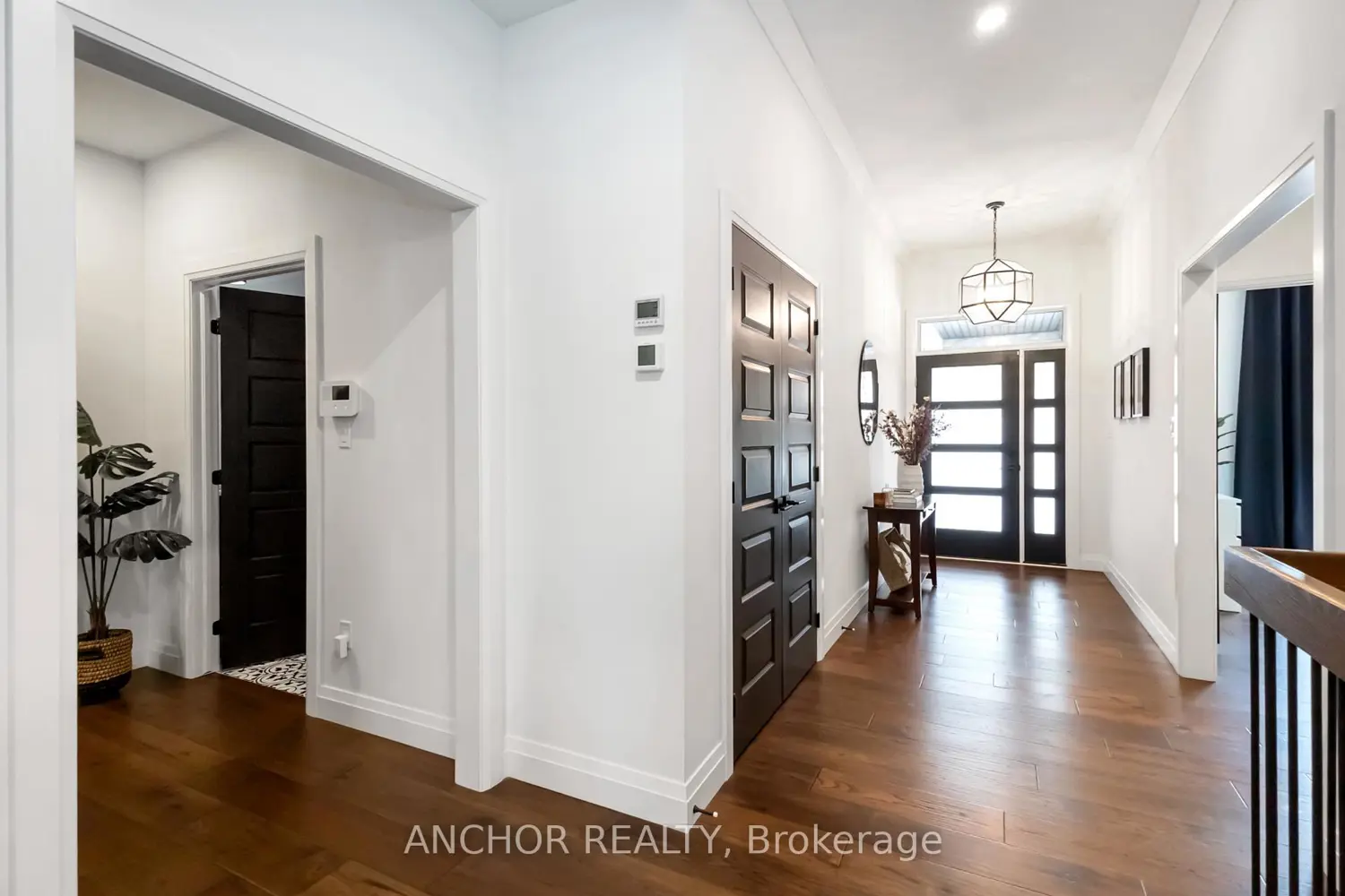 17 Kemp Crescent photo 2