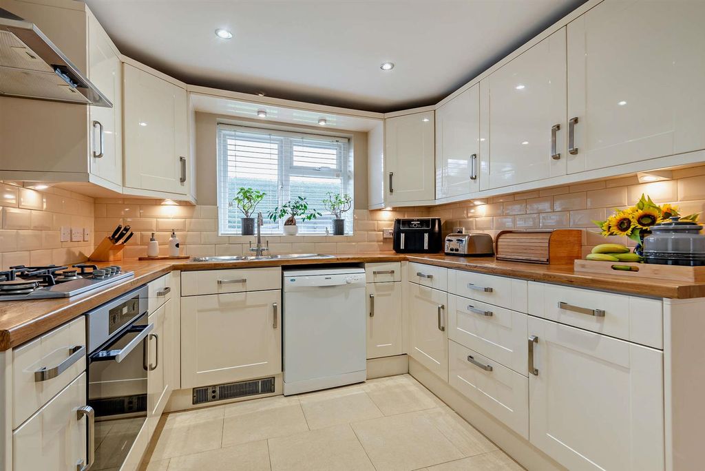 Additional image 2 of 4 bed semi-detached house for saleBracken Way, Chobham, Woking GU24