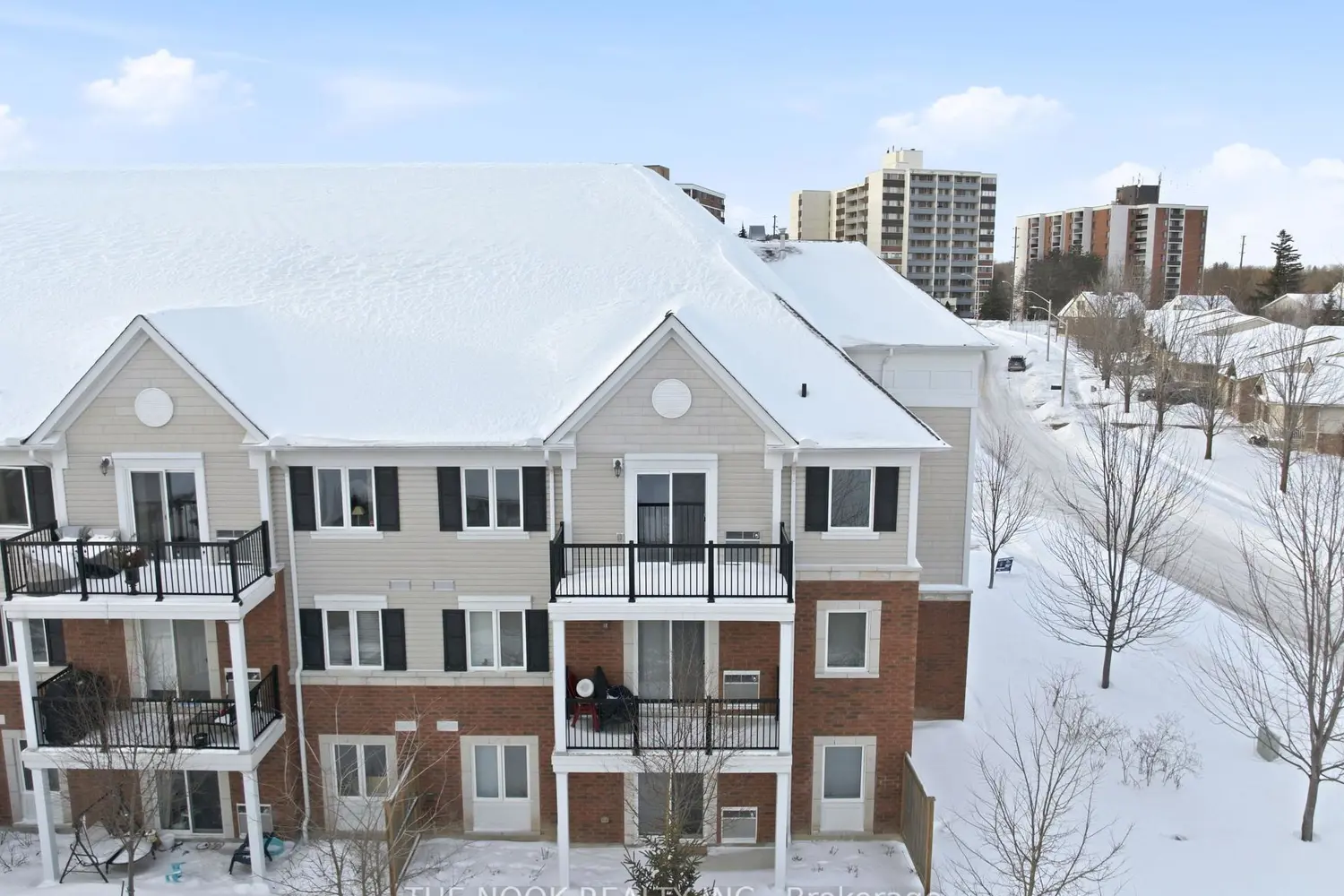 Additional image 9 of 910 Wentworth Street 301