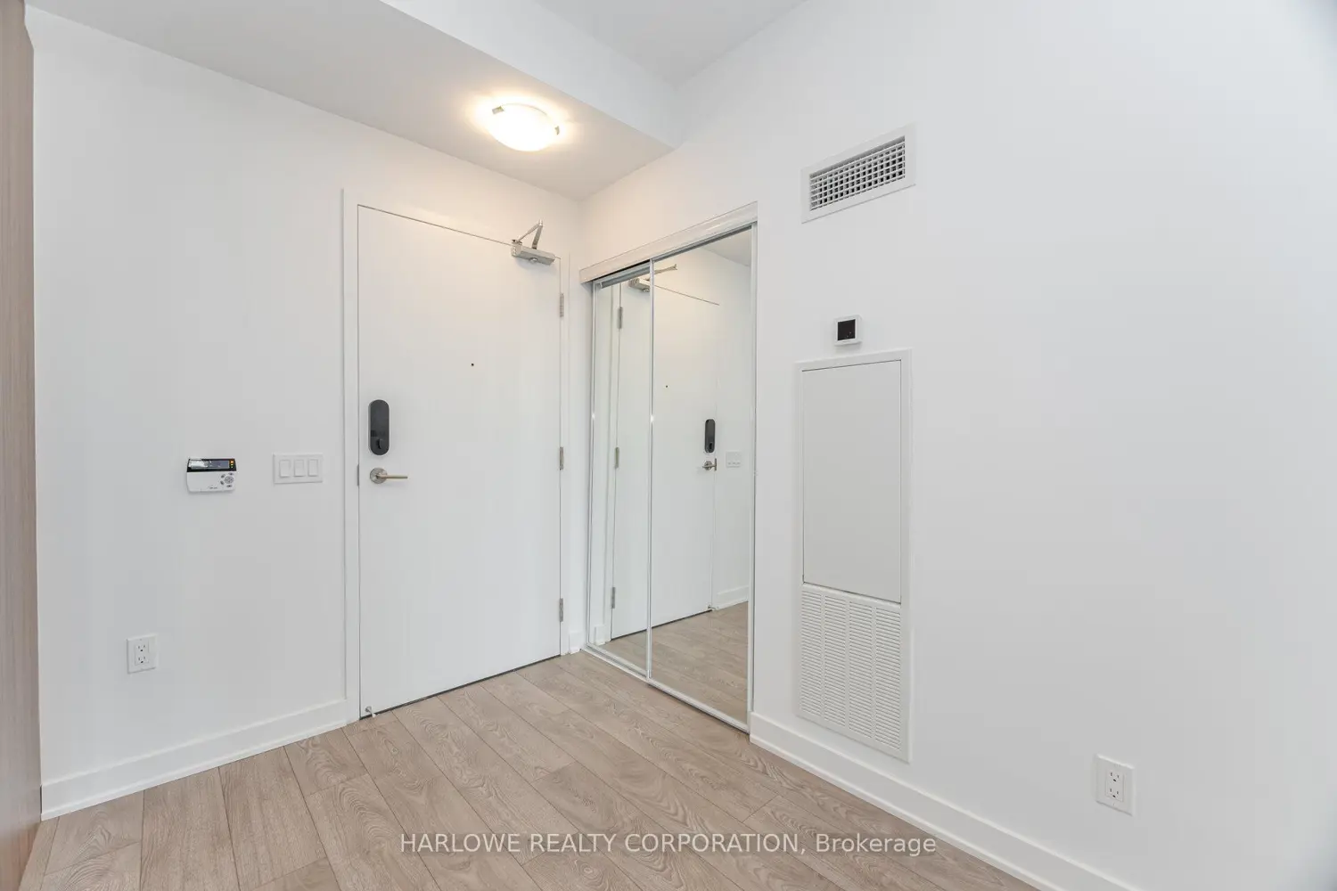 543 Richmond Street 614 photo 3