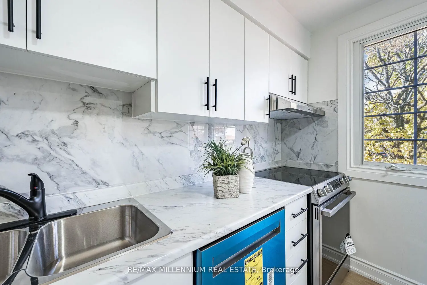 985 Central Park Boulevard photo 4
