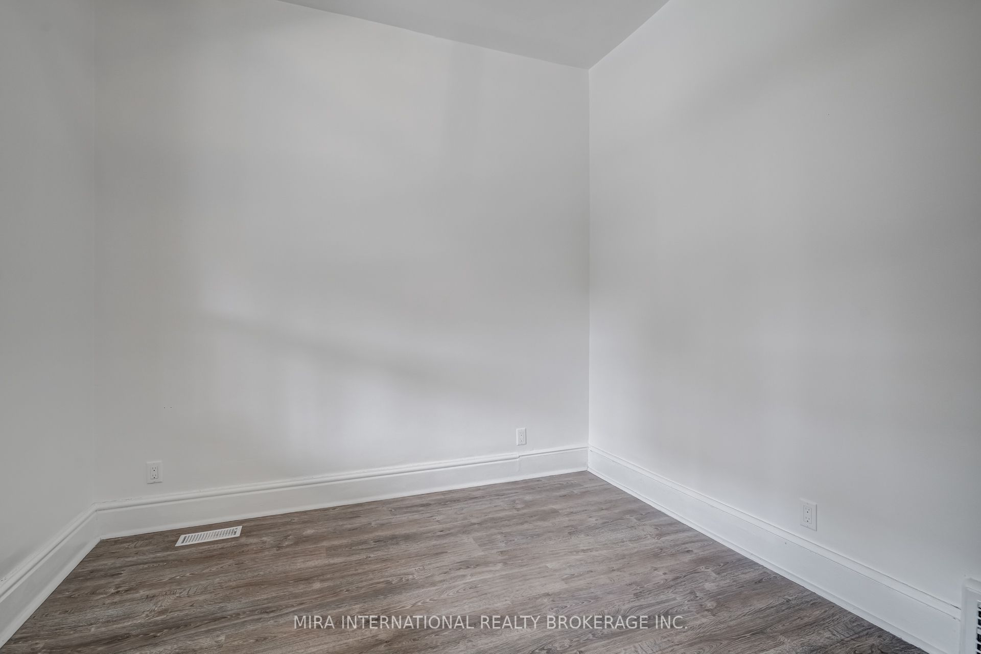 Additional image 6 of A-83 Simcoe Street E, Hamilton, ON, L8L 3N3