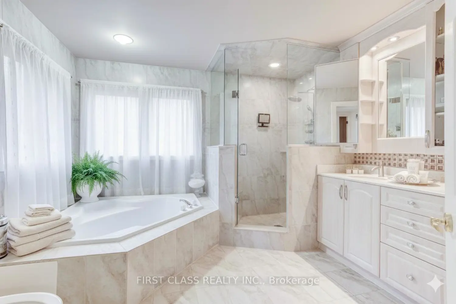 333 Weldrick Road photo 3