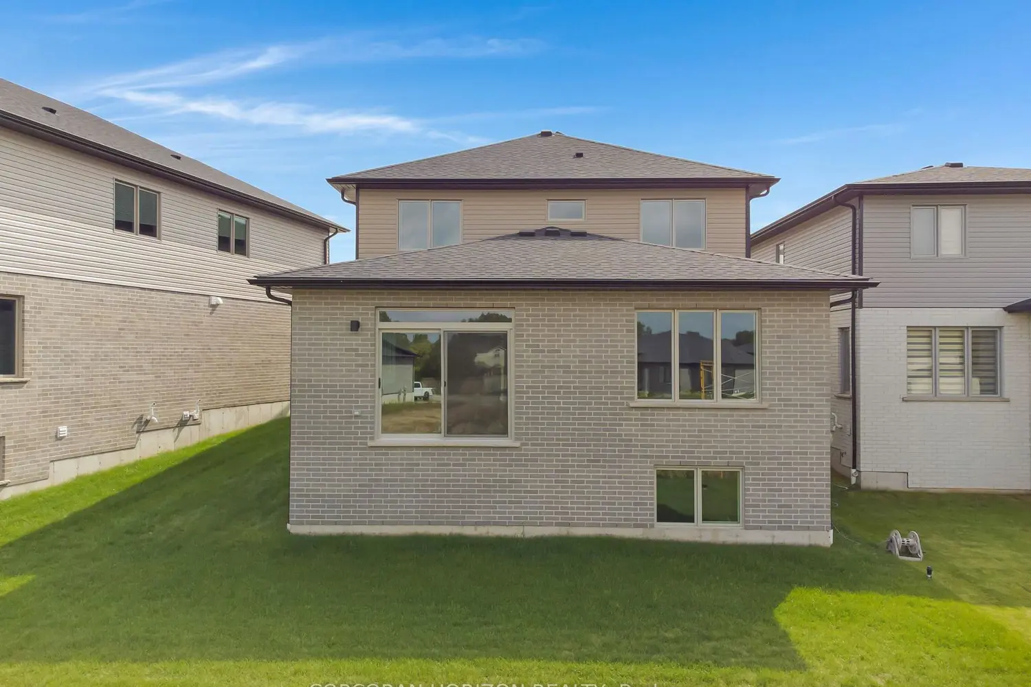 Additional image 16 of 24 Moon Crescent