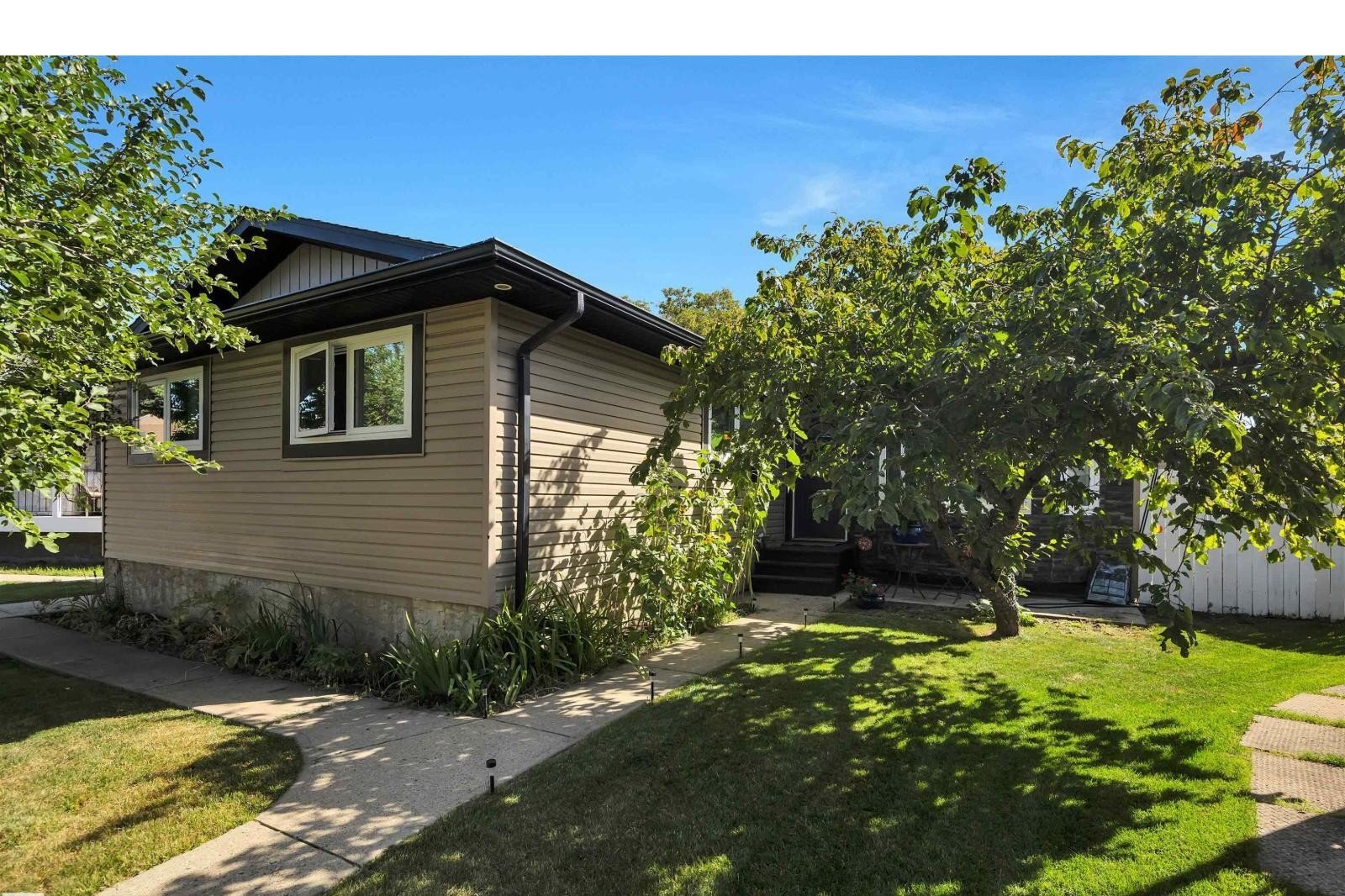 Additional image 8 of 1939 68 Street NW, Edmonton, AB, T6K2J1