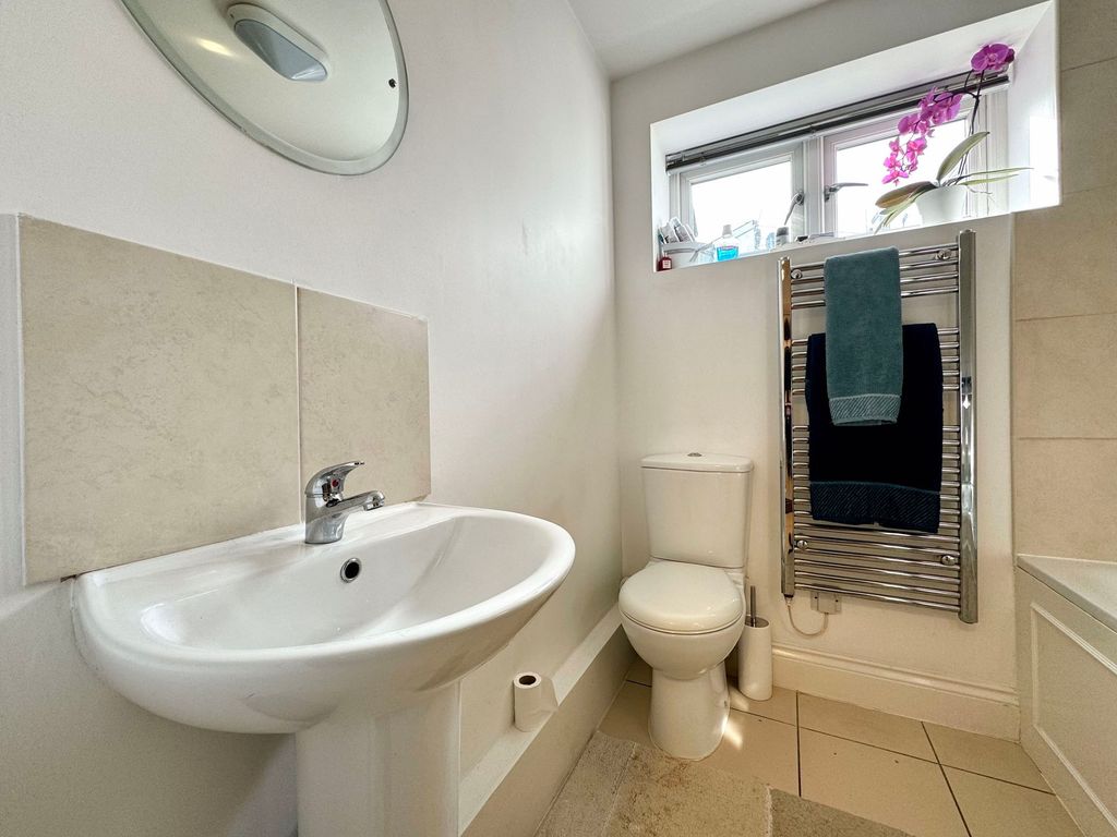 Additional image 6 of 1 bed flat for sale6 Victoria Street, St Helier JE2