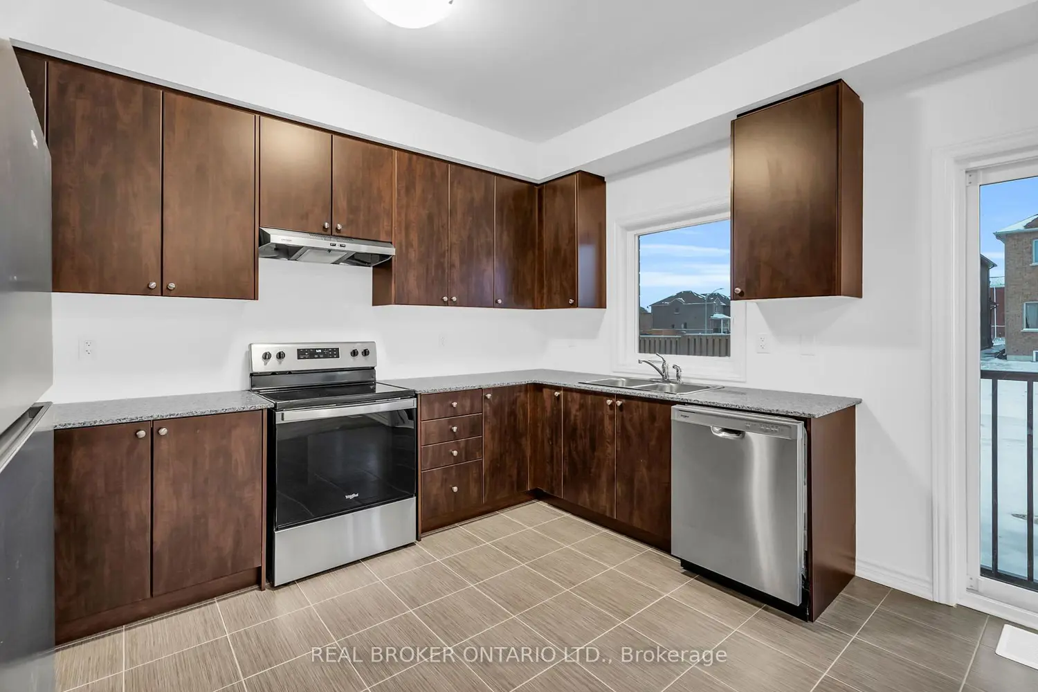 Additional image 8 of 398 Vandusen Avenue