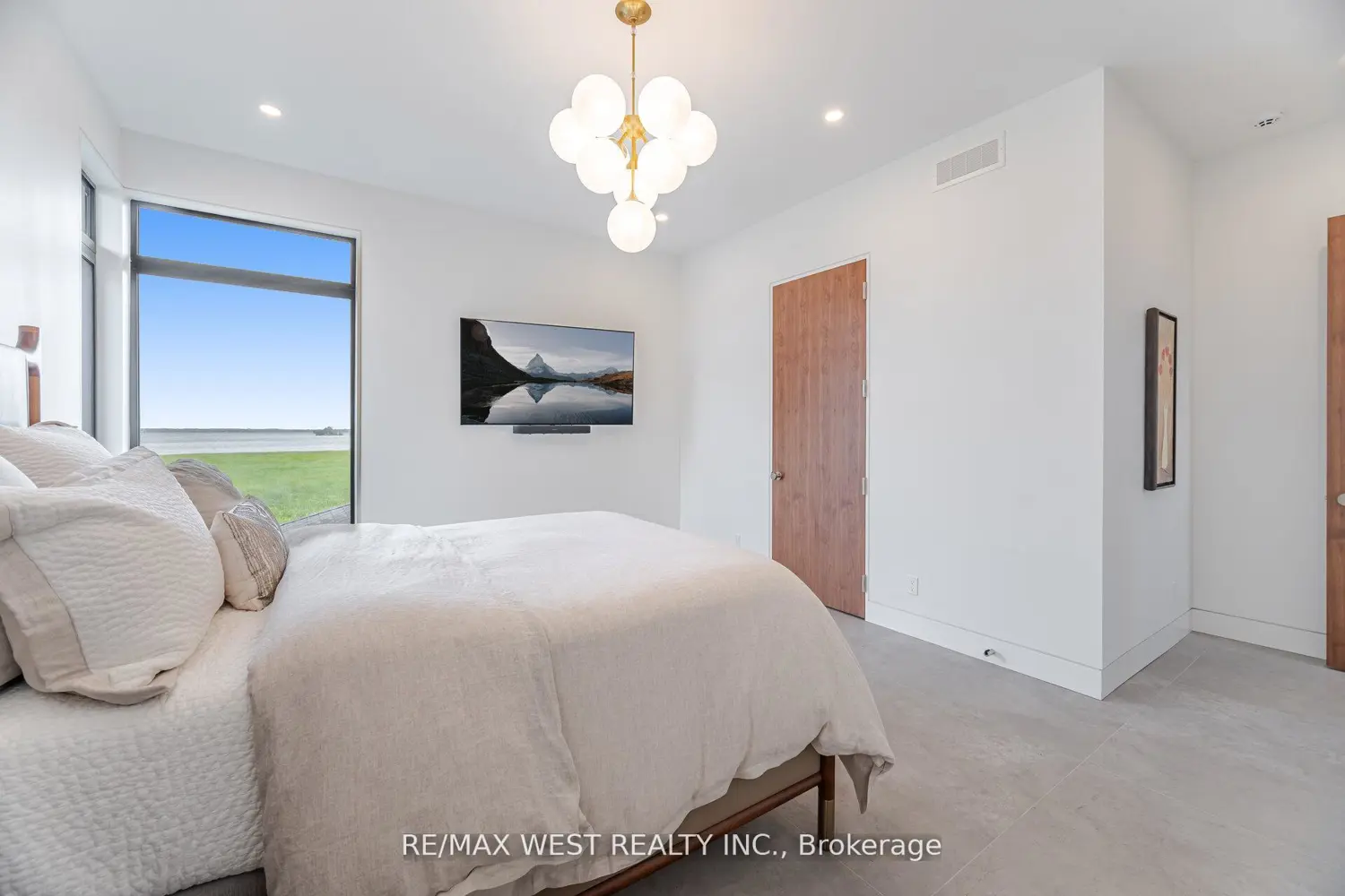 Additional image 14 of 83 Navigation Drive