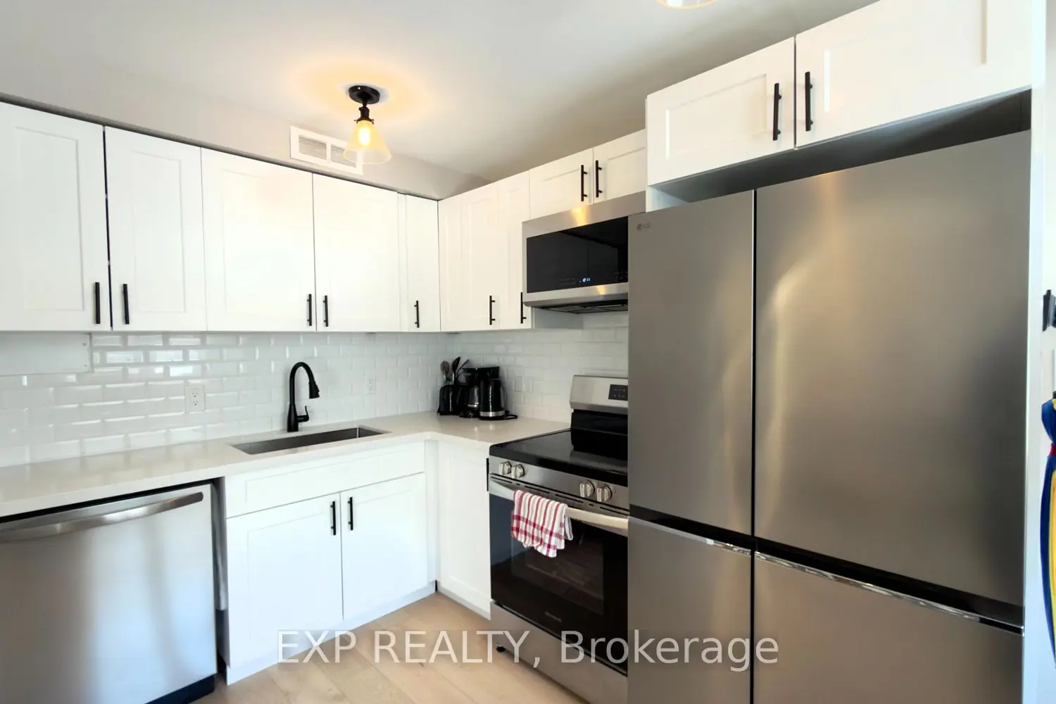 Additional image 6 of 1515 Dufferin Street