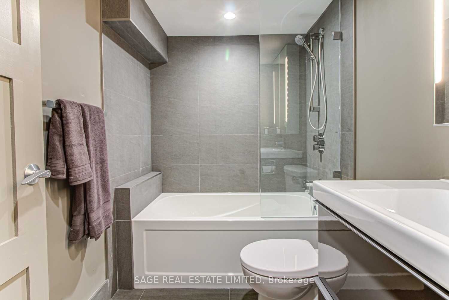 Additional image 5 of Lower-671 Dufferin Street, Toronto, ON, M6K 2B2