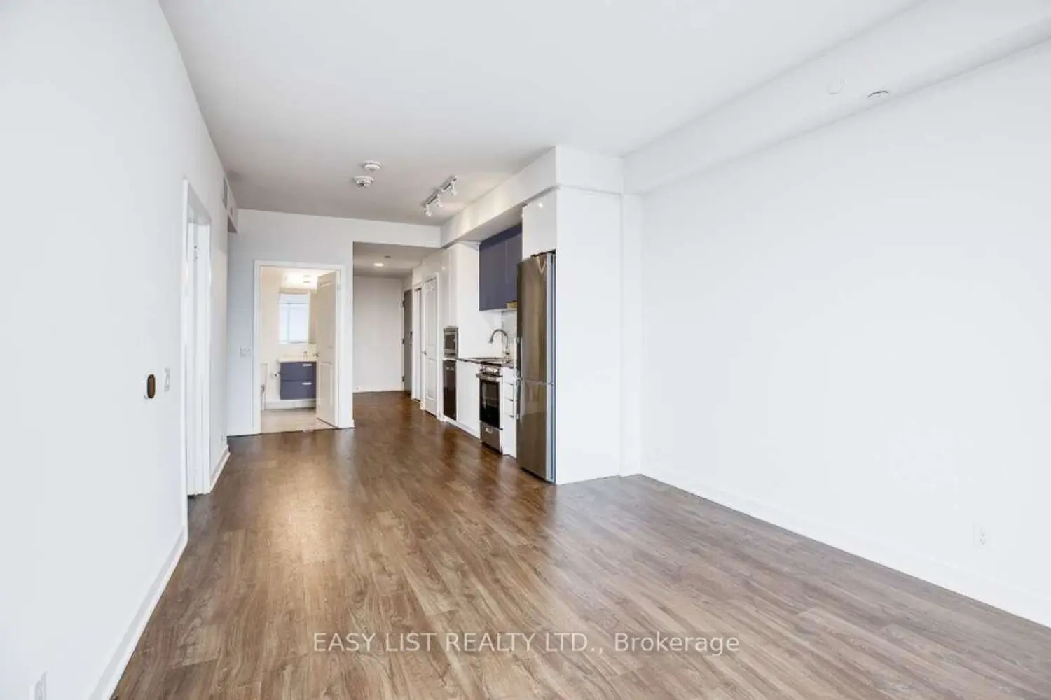50 Upper Mall Way 2311 photo 3