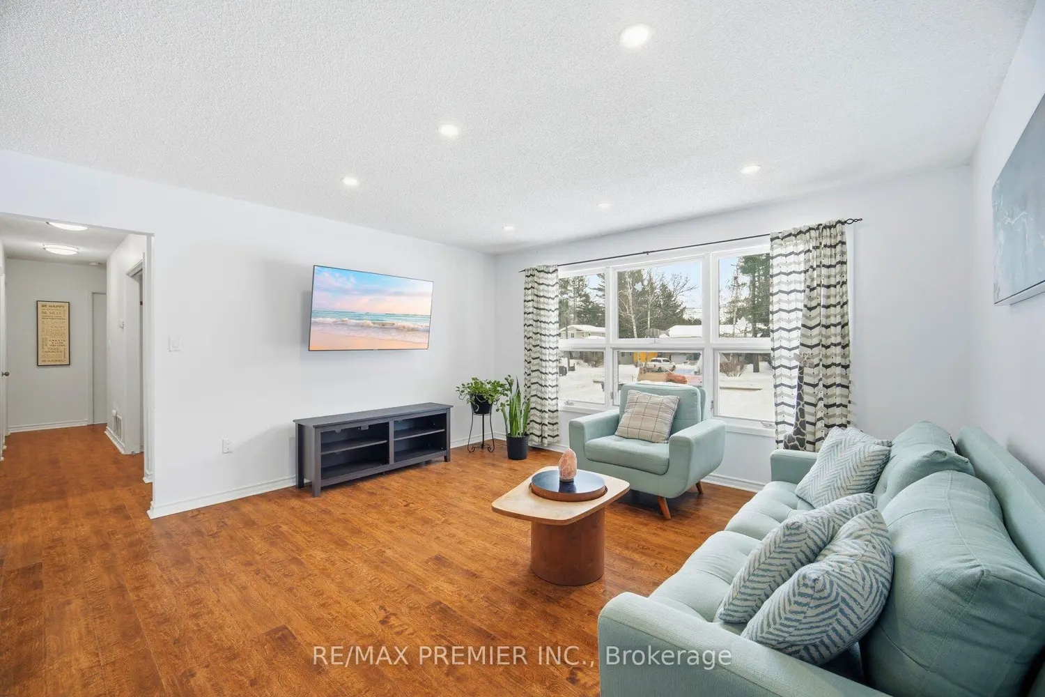 Additional image 5 of 752 Pinegrove Avenue