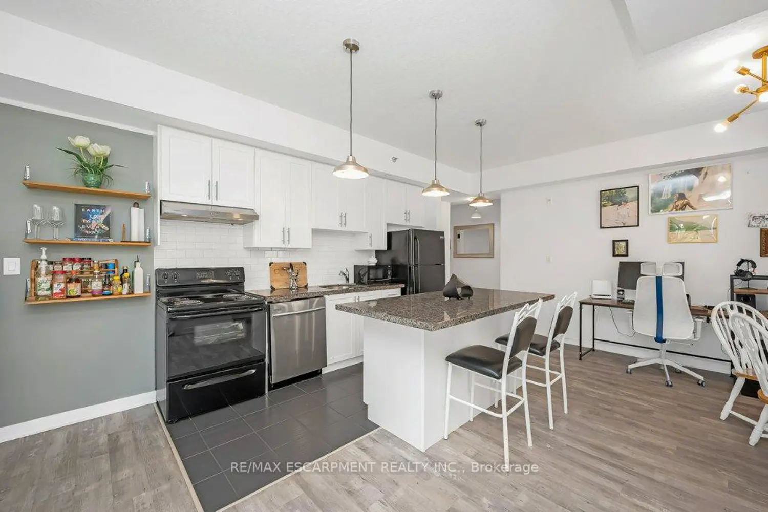 Additional image 5 of 90 Charlton Avenue 302