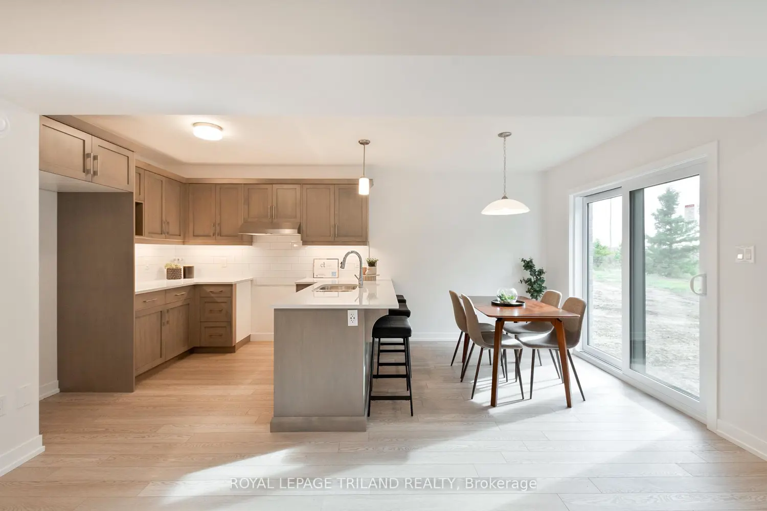 143 Styles Drive photo 4