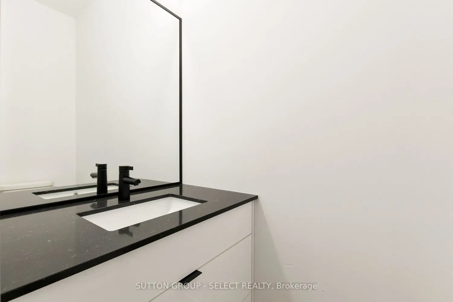 Additional image 6 of 822 Maitland Street