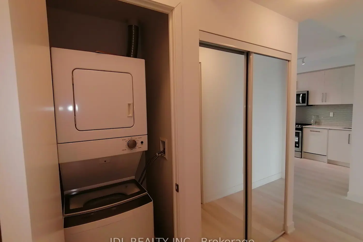 5180 Yonge Street 2112