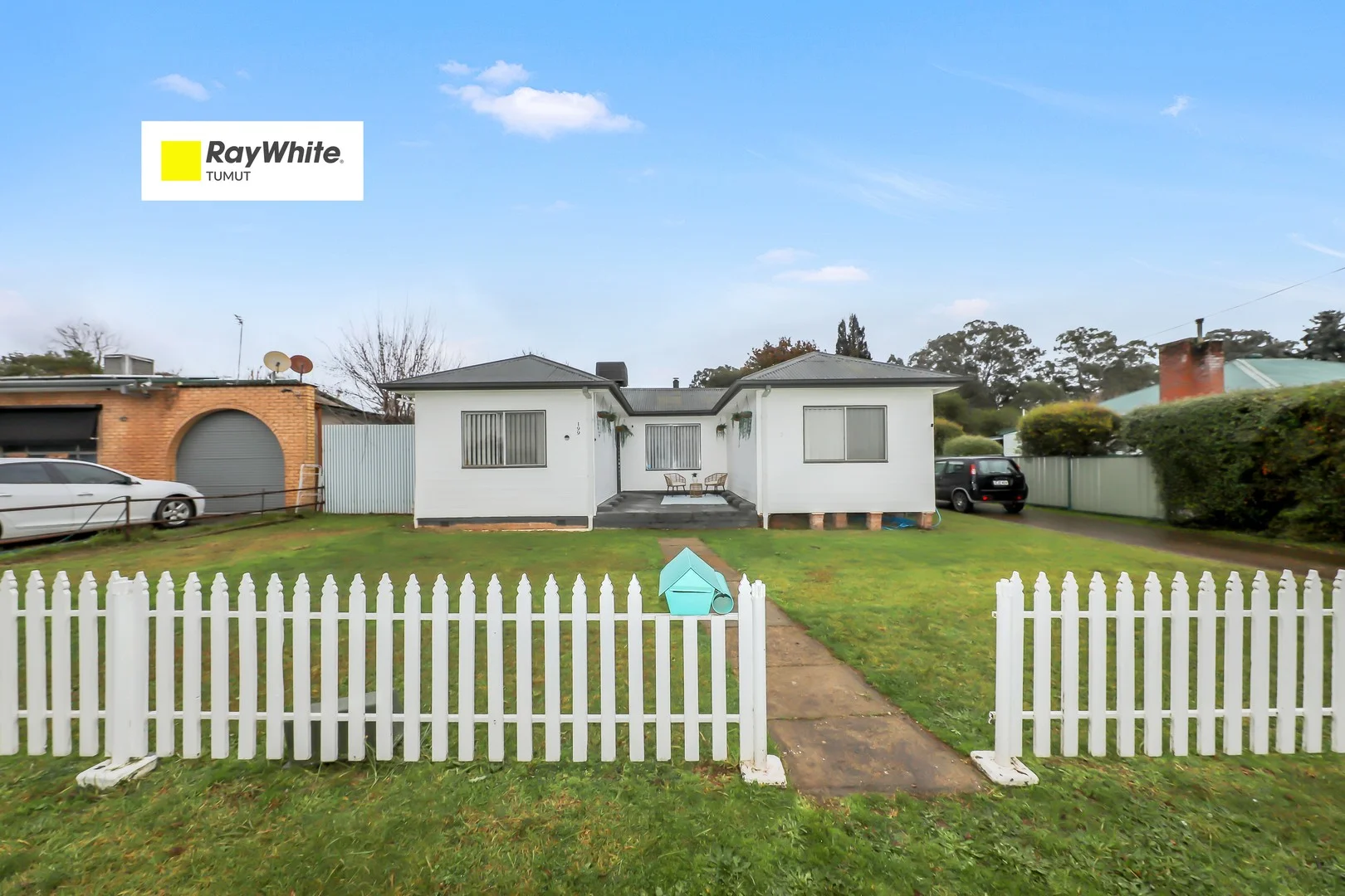 199 Simpson Street, Tumut NSW 2720
