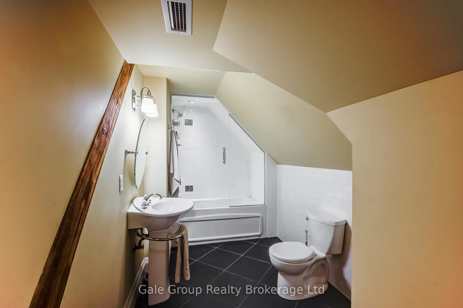 Additional image 9 of 81 Broadway Street 11