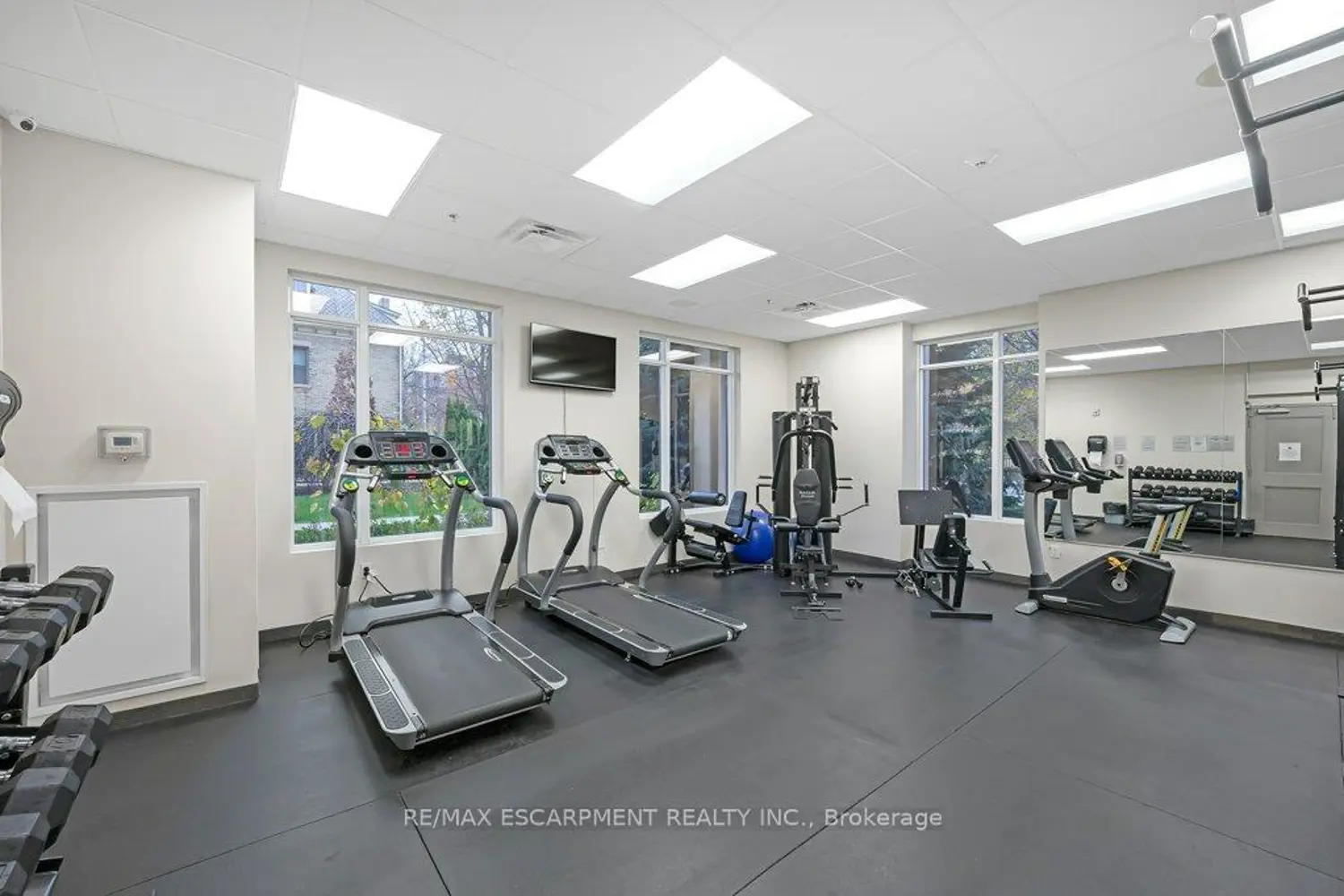 Additional image 17 of 90 Charlton Avenue 302