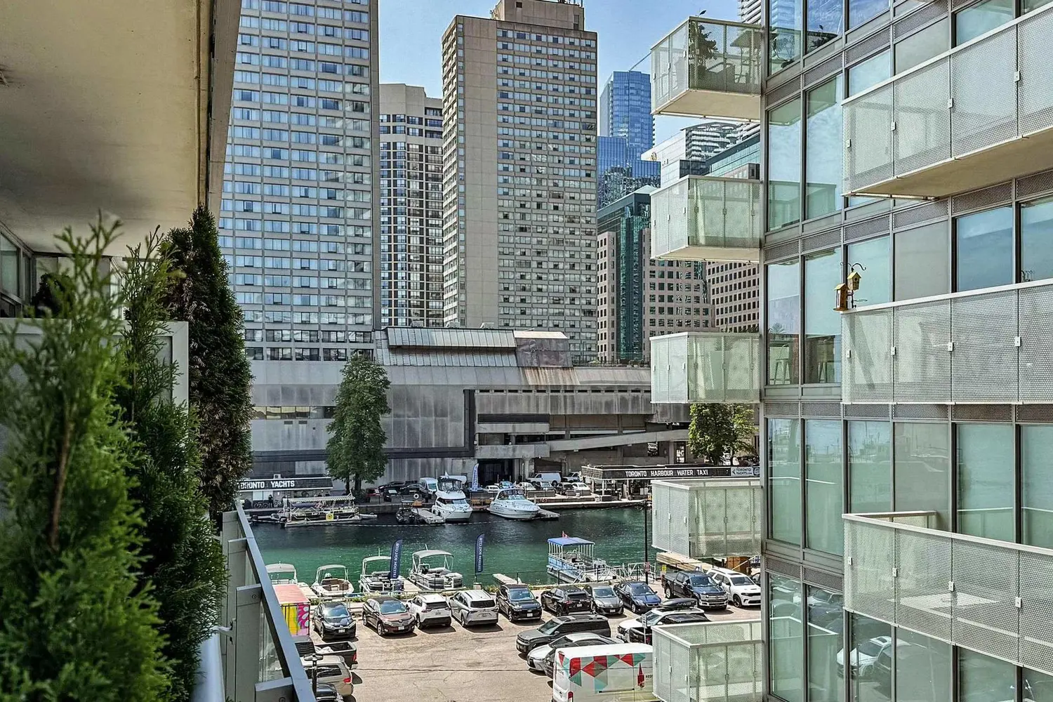Additional image 13 of 29 Queens Quay 401