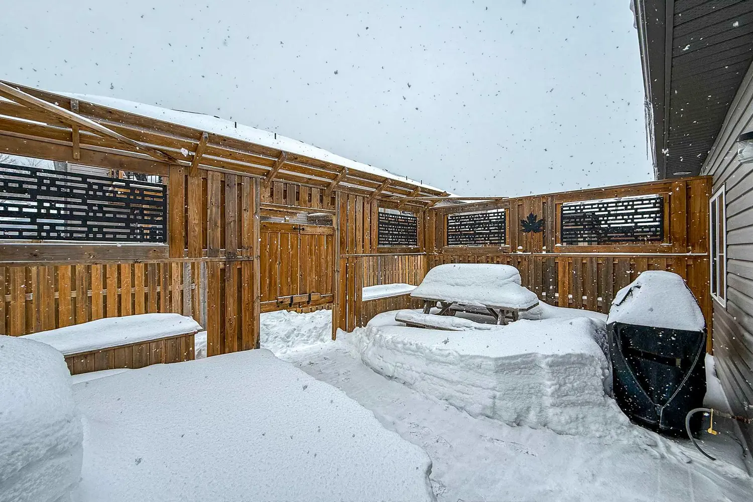 Additional image 15 of 251 Lucy Lane