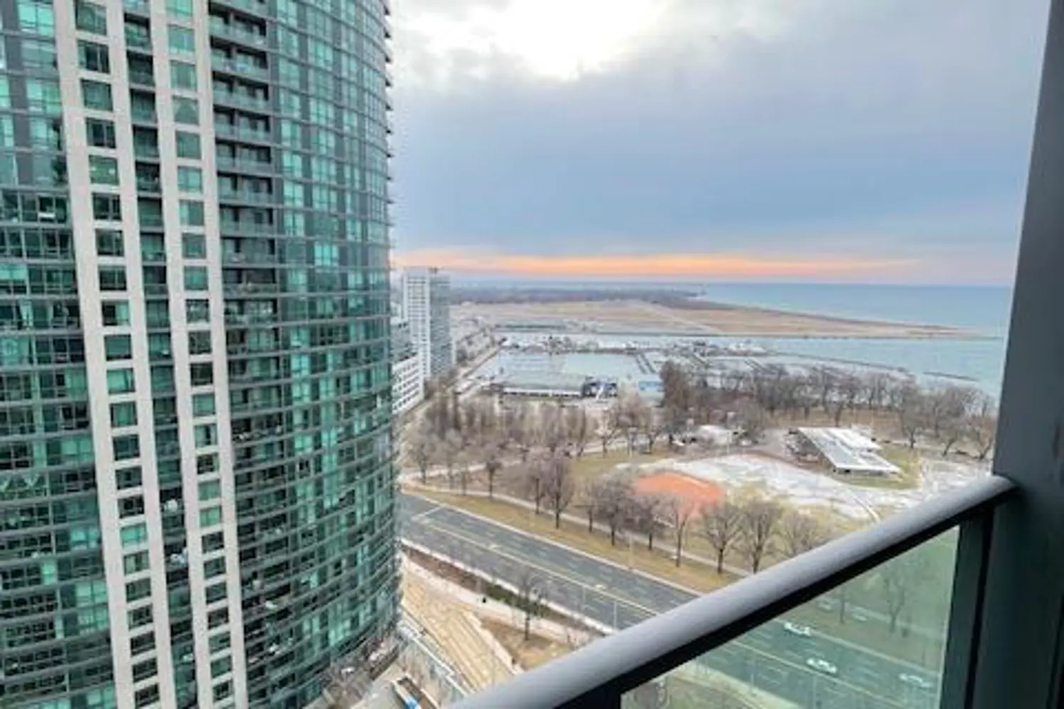 Additional image 14 of 219 Fort York Boulevard 2506