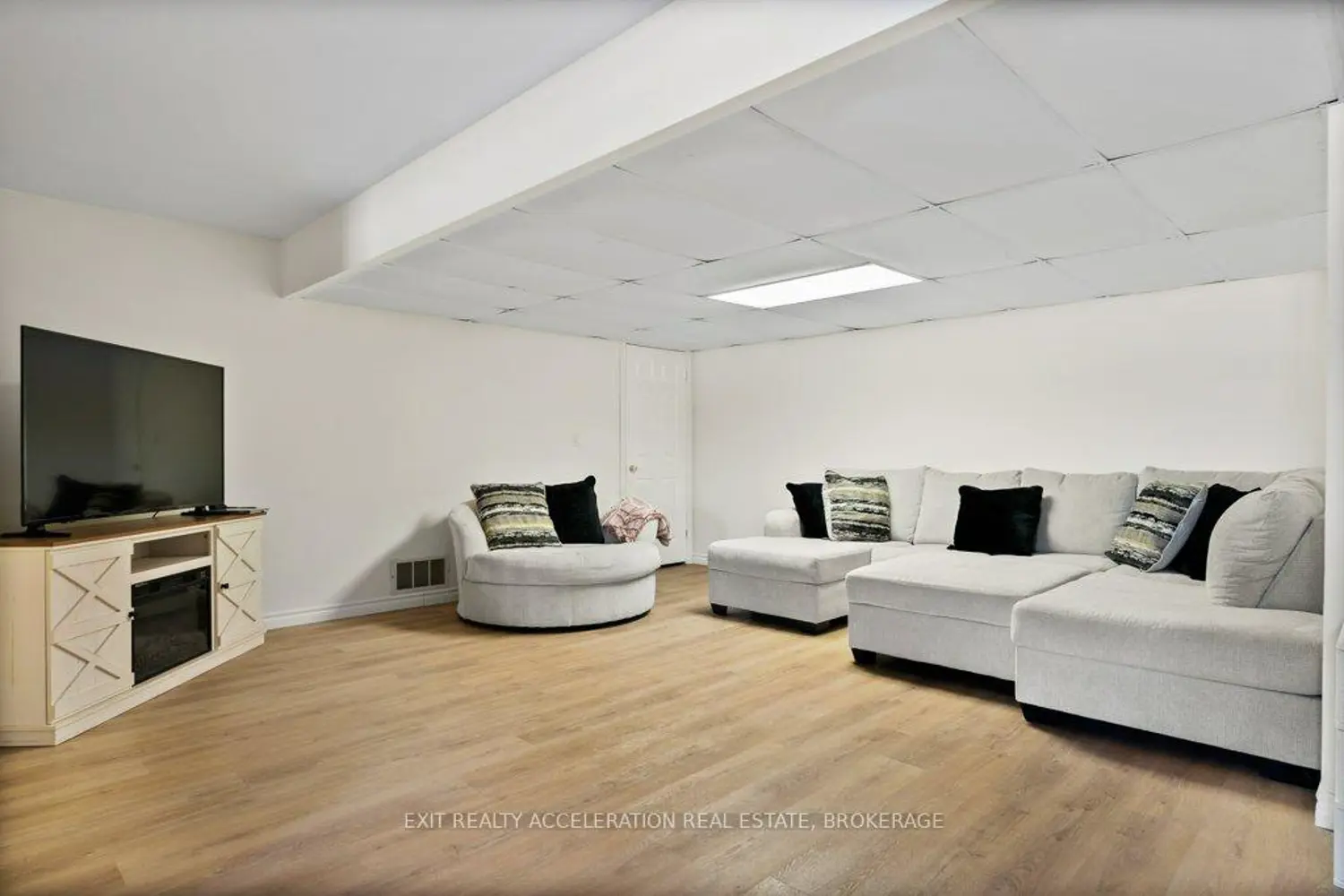 Additional image 11 of 1633 Lazier Road