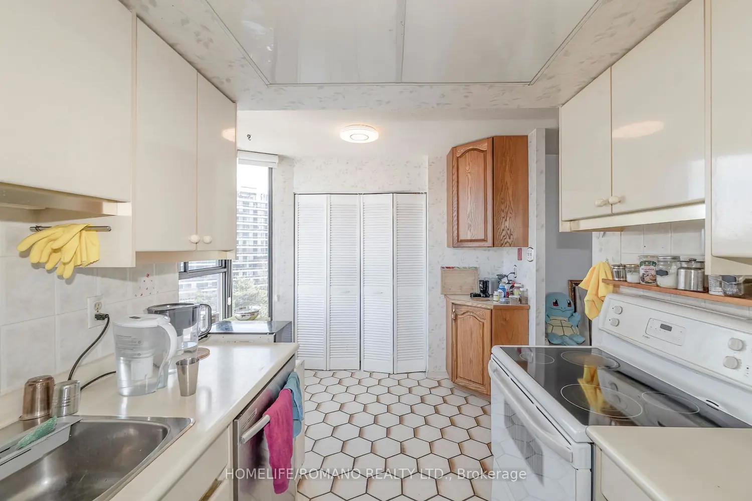 Additional image 14 of 100 Antibes Drive 702