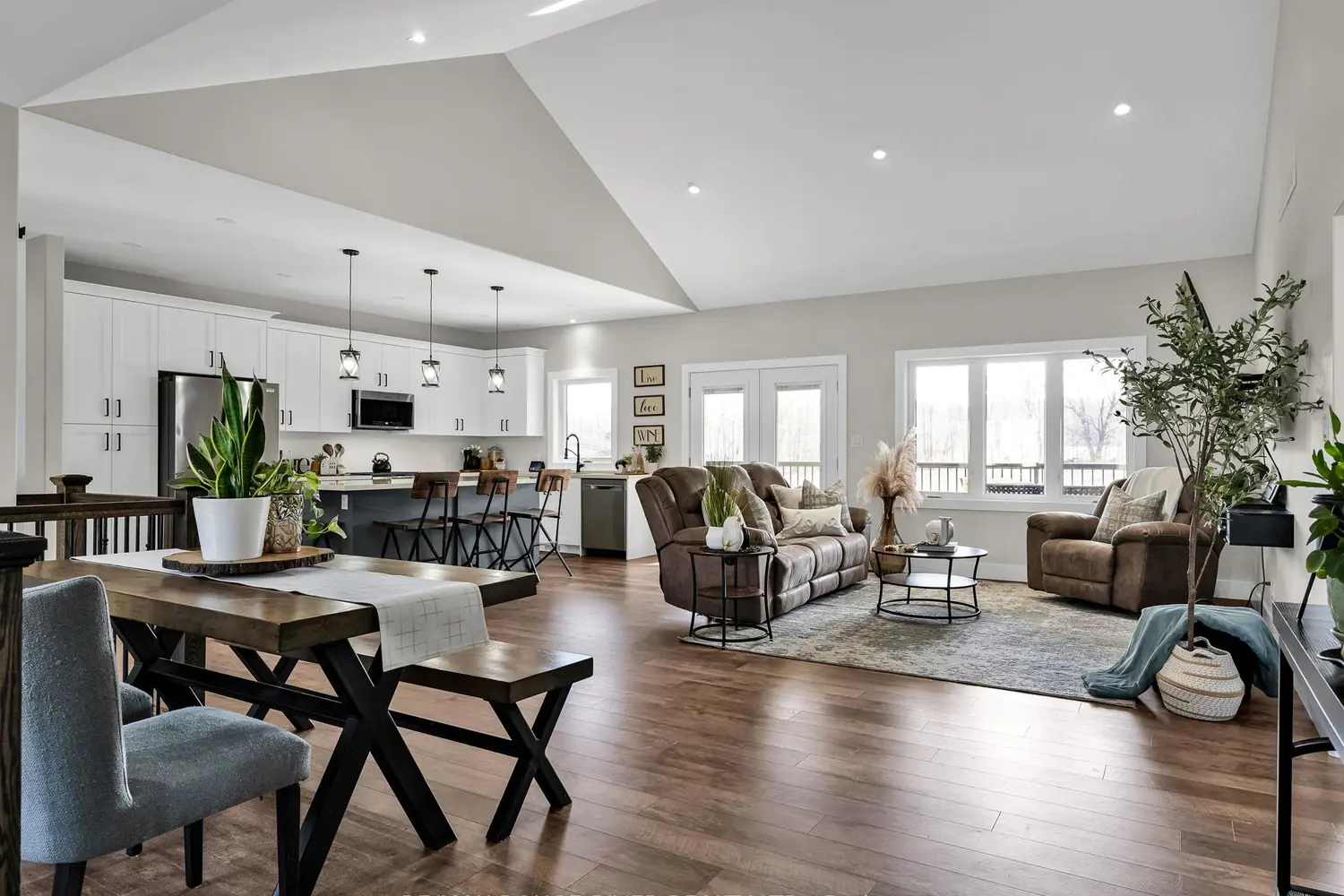 Additional image 6 of 298 Tobacco Road