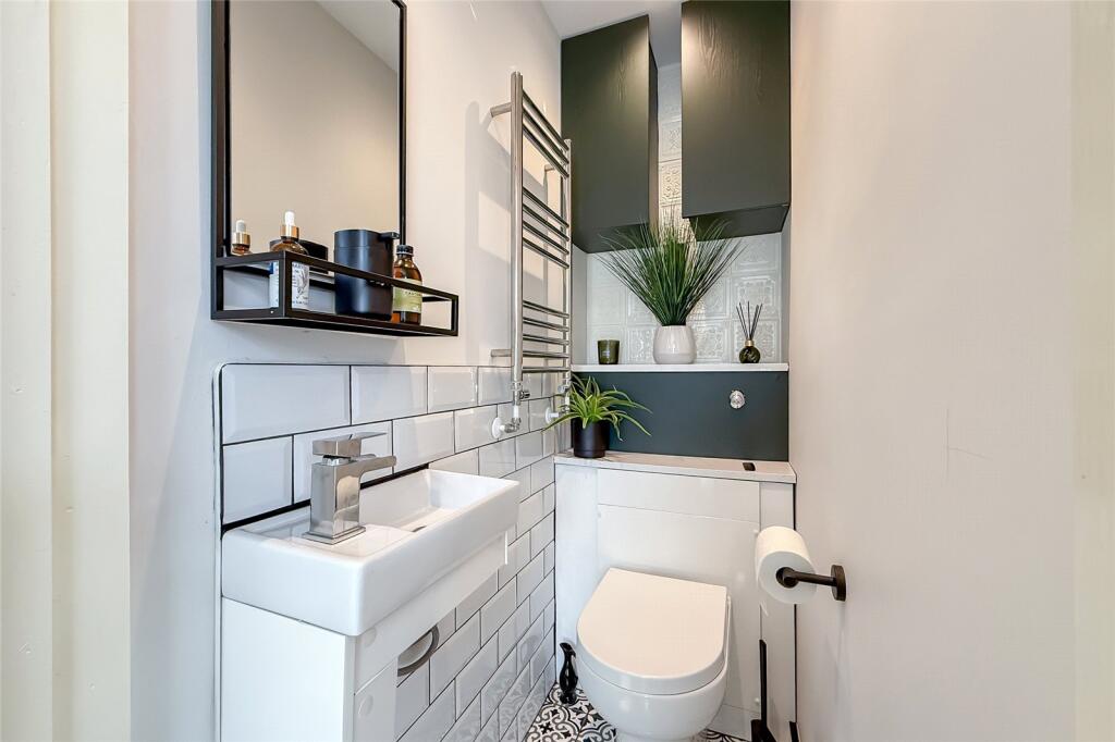 Additional image 2 of Cell Barnes Lane, St. Albans, Hertfordshire, AL1