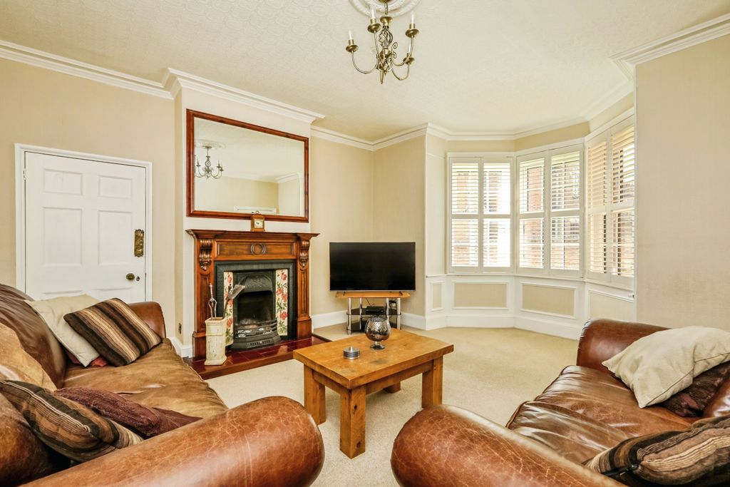 Additional image 6 of 7 bed detached house for sale94, Welham Road, Retford DN22