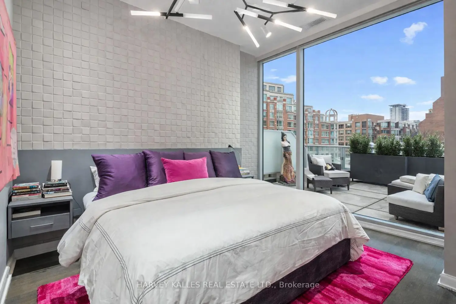 Additional image 8 of 155 Yorkville Avenue 303