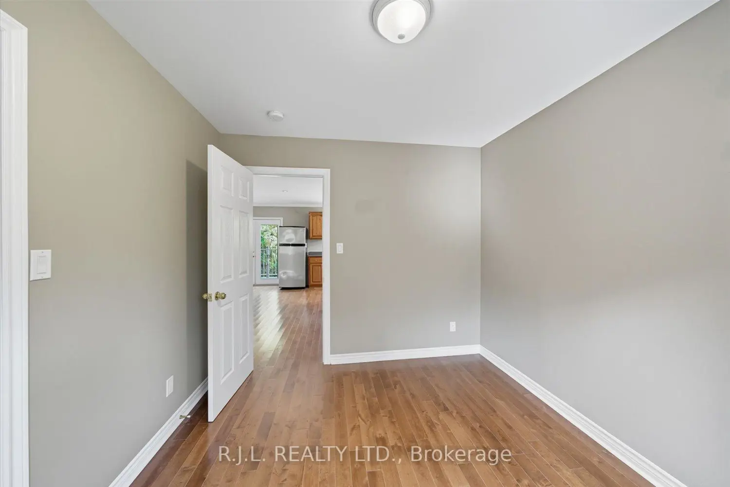 Additional image 11 of 178 Platten Boulevard