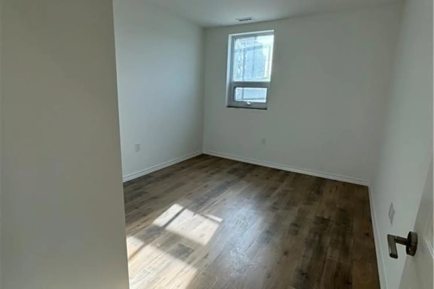 Additional image 9 of 1098 Paisley Road 105 A