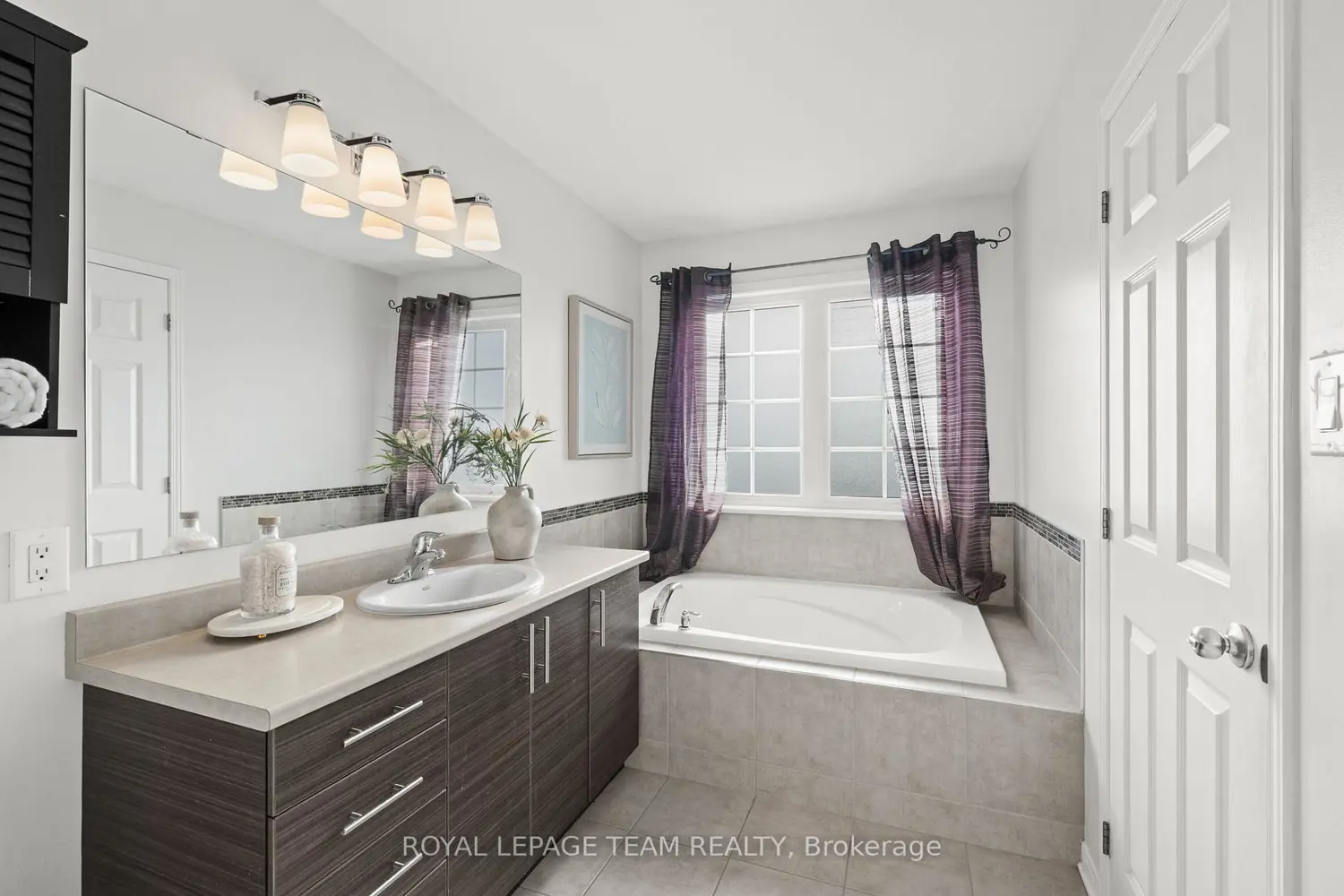 Additional image 17 of 102 Lochnaw Private