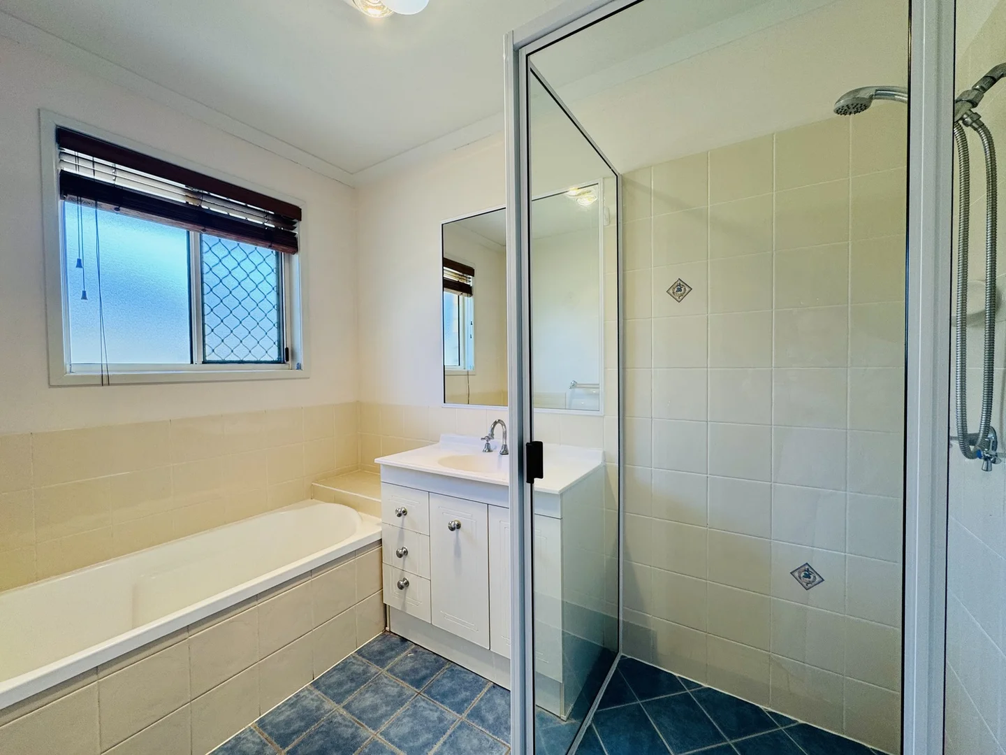 Additional image 13 of 44 YEATES Street, Moranbah QLD 4744