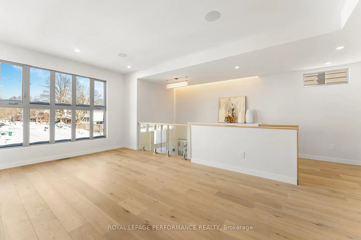 426 Avondale Avenue photo 4