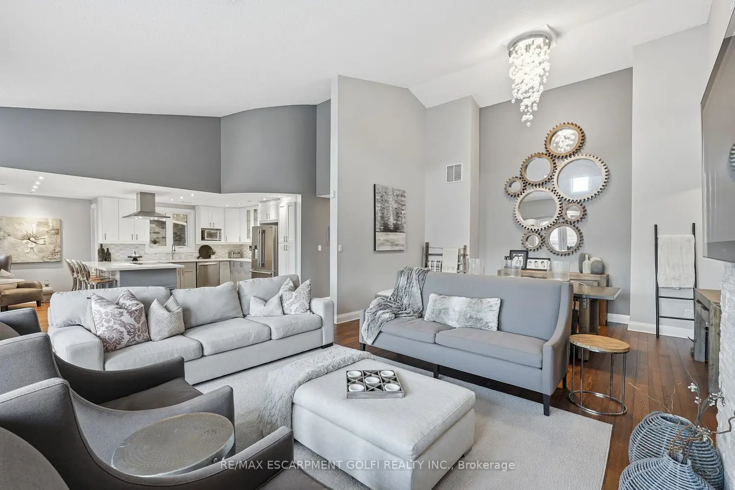 Additional image 6 of 3230 New Street 3