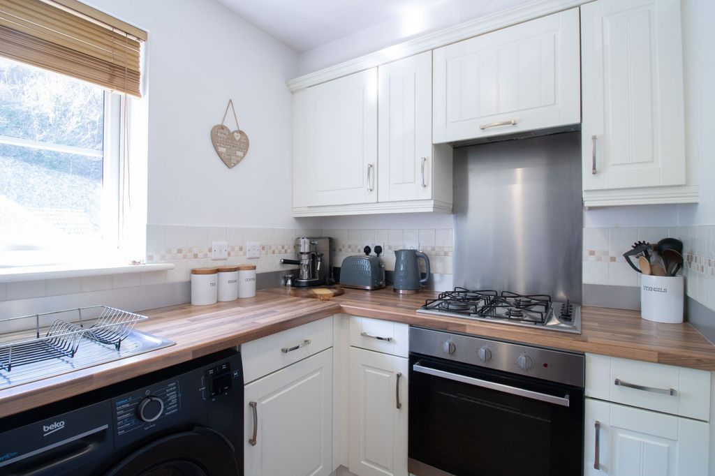 Additional image 5 of 2 bed flat for saleCoed Celynen Drive, Abercarn NP11