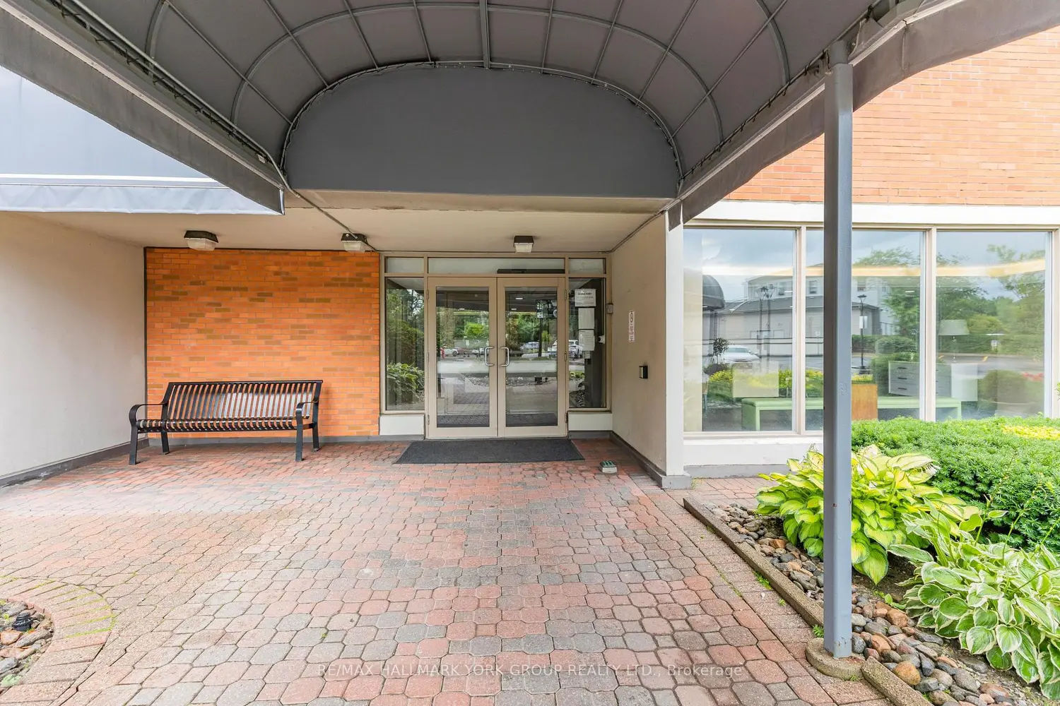 Additional image 4 of 7811 Yonge Street 1007