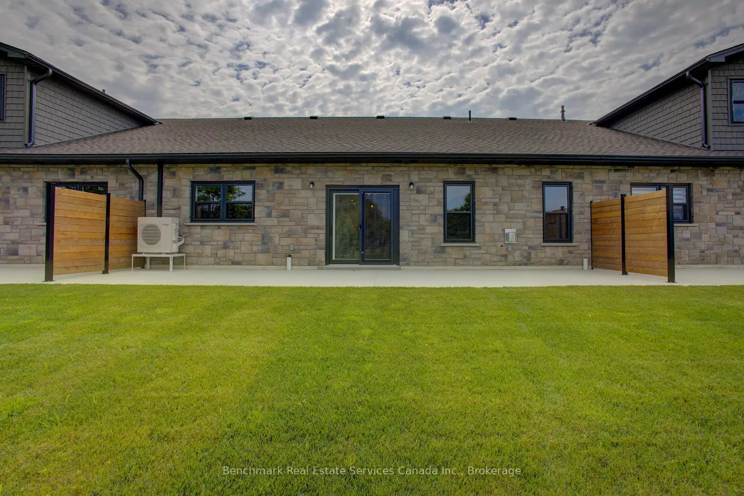 Additional image 11 of 1182 Queen Street 52